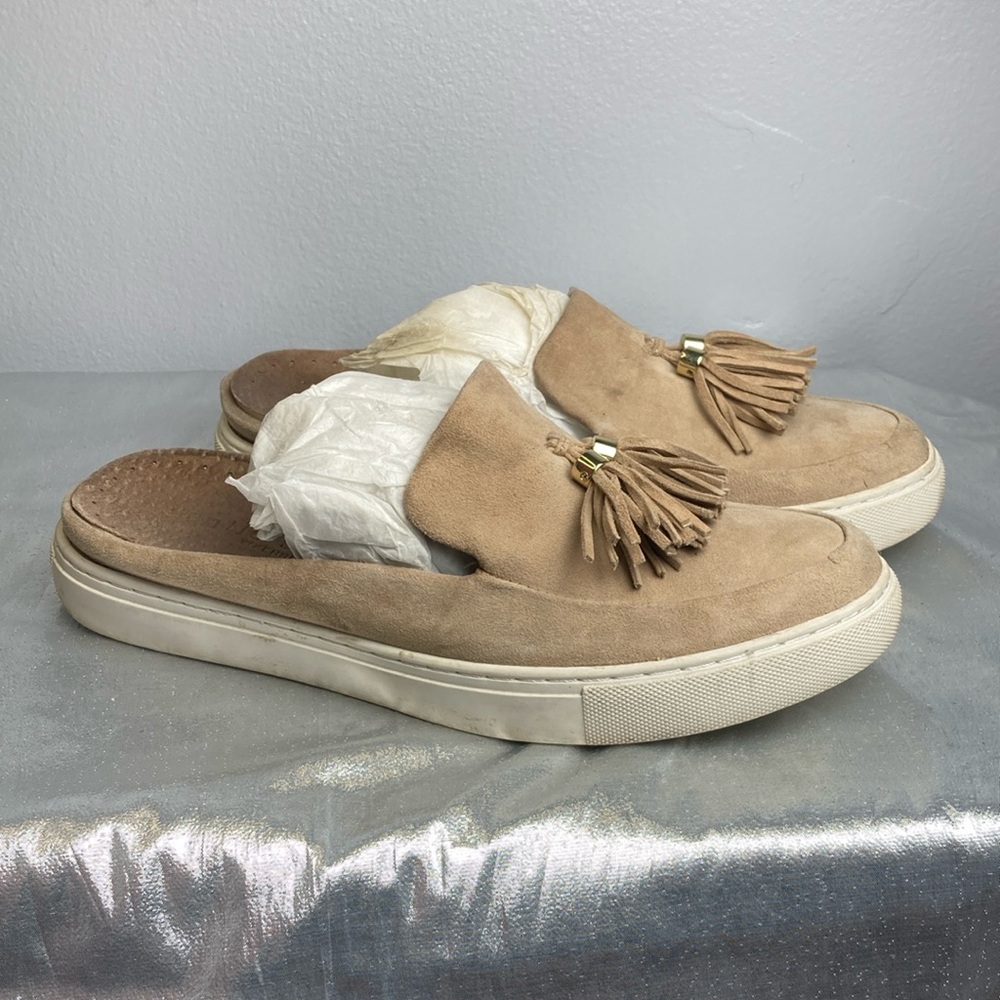 Kenneth Cole Tan Suede Mules with Tassels Sz 7M